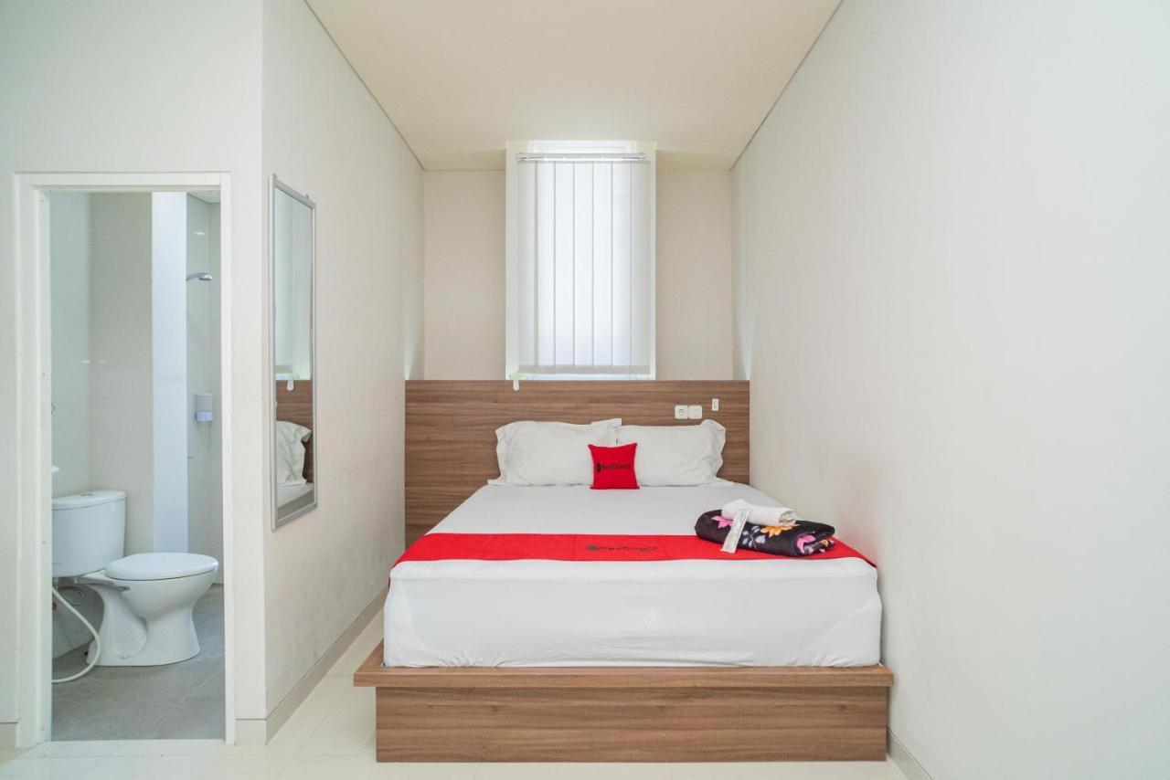 Reddoorz Plus @ Jalan Pemuda Timur Bojonegoro Εξωτερικό φωτογραφία