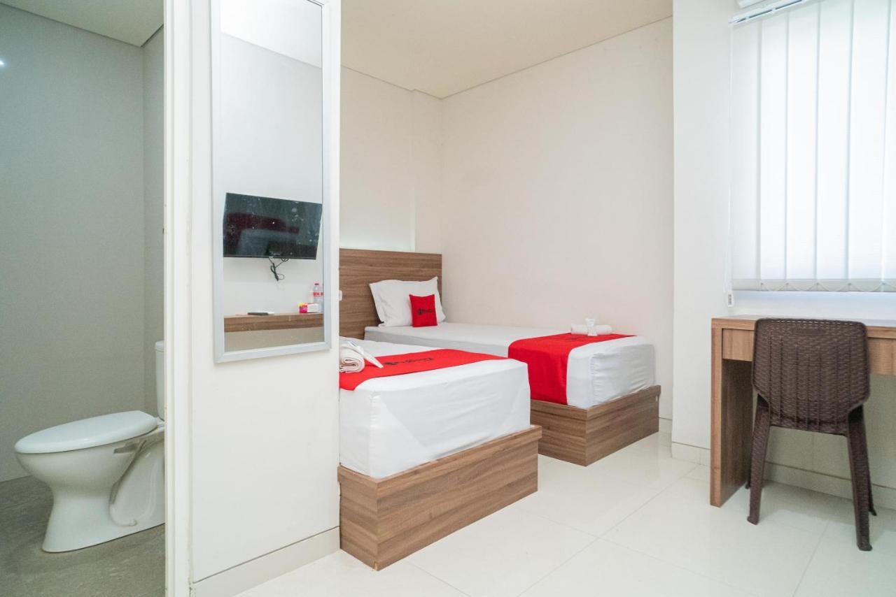 Reddoorz Plus @ Jalan Pemuda Timur Bojonegoro Εξωτερικό φωτογραφία